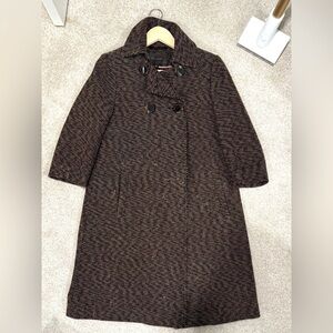 Brown Tweed Tahari Coat Size 4, quarter length sleeves, wool 36%